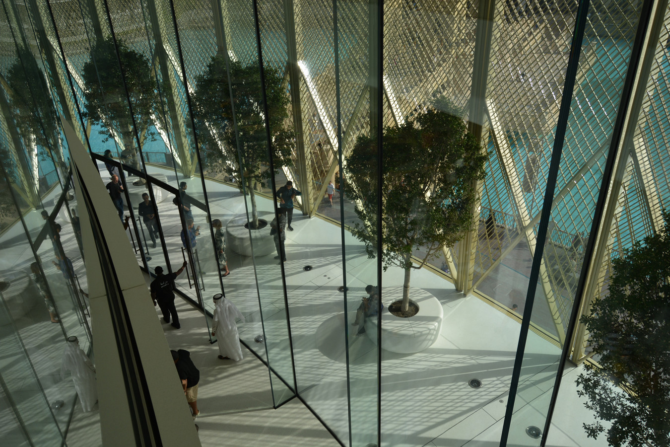 Dubai-Mall-Apple-Terrace-1